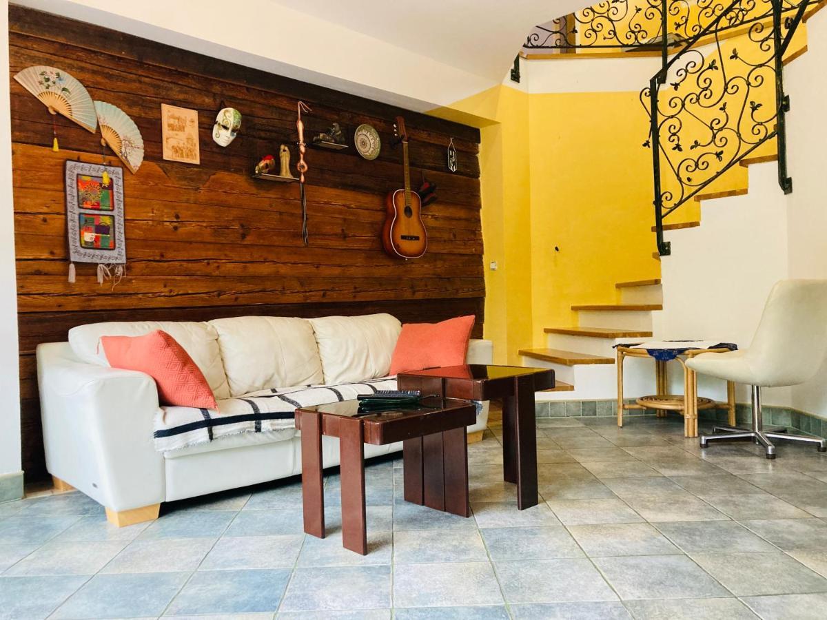 Family House Villa มอเซียร์เย ภายนอก รูปภาพ